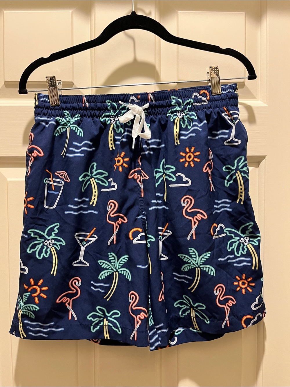 chubbies Navy Swim Trunks with Neon Tropical Print Medium 7 inch  mesh lining